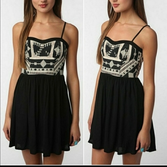 Urban Outfitters Dresses & Skirts - UO Staring At Stars Black Aztec Dress